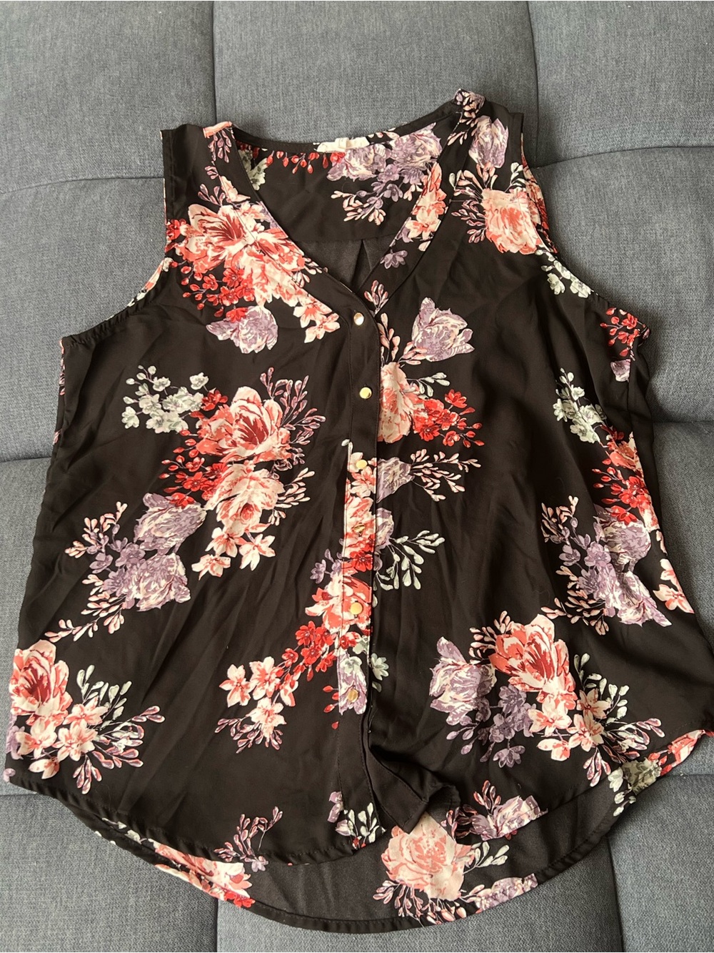 Maurices Black Sleeveless Floral Button Front Top
